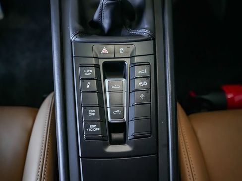 Certified 2019 Porsche 911 Speedster image 21