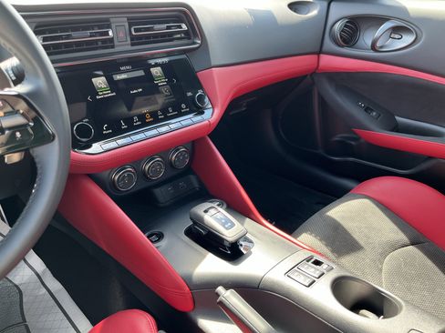 Used 2024 Nissan Z Performance w/ Floor Mat Package RWD image 27