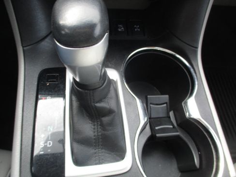 Used 2016 Toyota Highlander XLE image 32