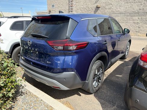 Used 2023 Nissan Rogue S image 5