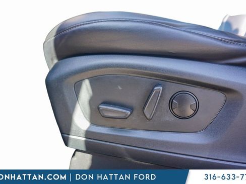 Used 2022 Ford Explorer XLT w/ Equipment Group 202A image 20