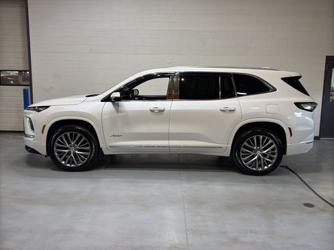 Used 2025 Buick Enclave Avenir w/ Trailering Package, 5000 lbs. AWD/4WD image 2