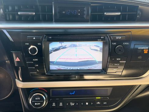 Used 2014 Toyota Corolla LE image 16