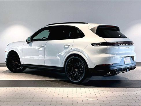 New 2026 Porsche Cayenne image 3