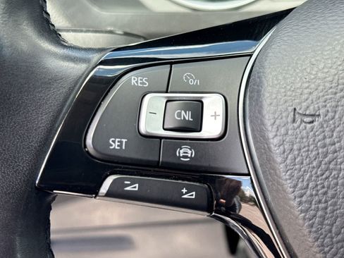 Used 2019 Volkswagen Tiguan SE FWD image 29