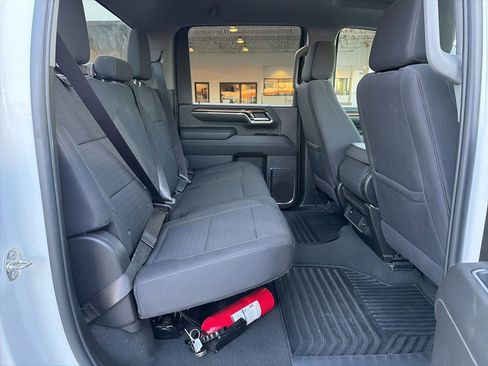 Used 2024 Chevrolet Silverado 2500 LT AWD/4WD image 28