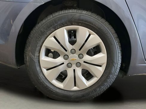Used 2014 Chevrolet Cruze LS image 10