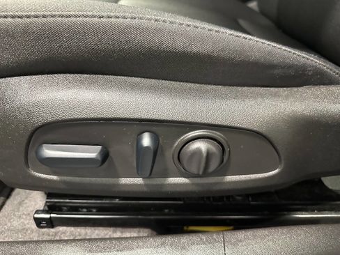 Used 2024 Chevrolet Malibu LT image 29