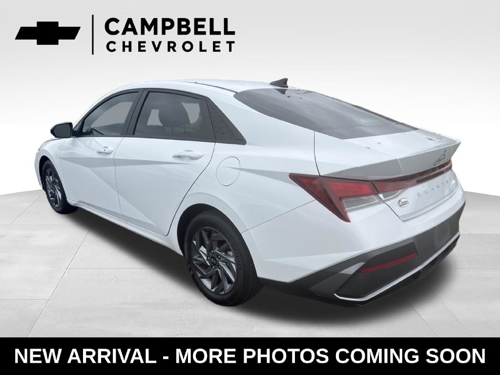 Used 2024 Hyundai Elantra SEL FWD image 3