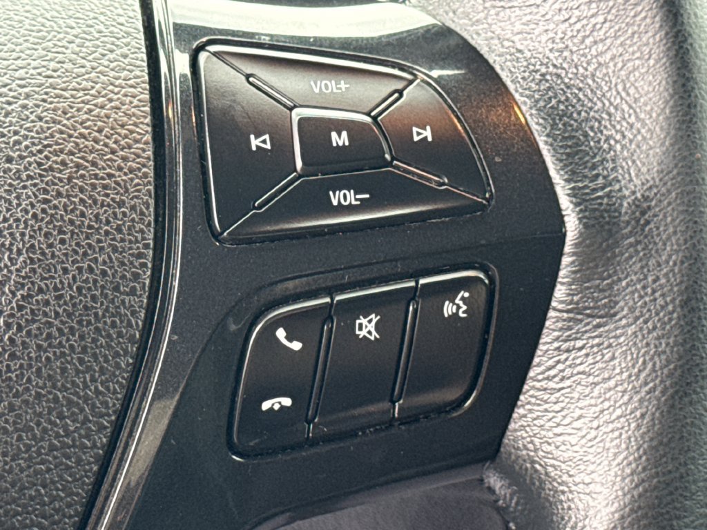 Used 2018 Ford Explorer XLT AWD/4WD image 38