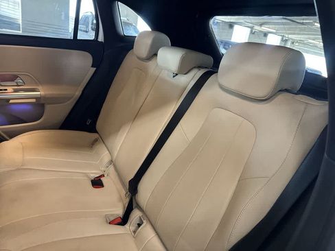 Used 2025 Mercedes-Benz GLA 250 image 21