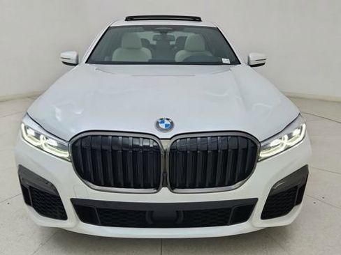 Used 2022 BMW 740i w/ M Sport Package image 13