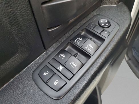 Used 2017 RAM 1500 Express w/ Express Value Package image 18