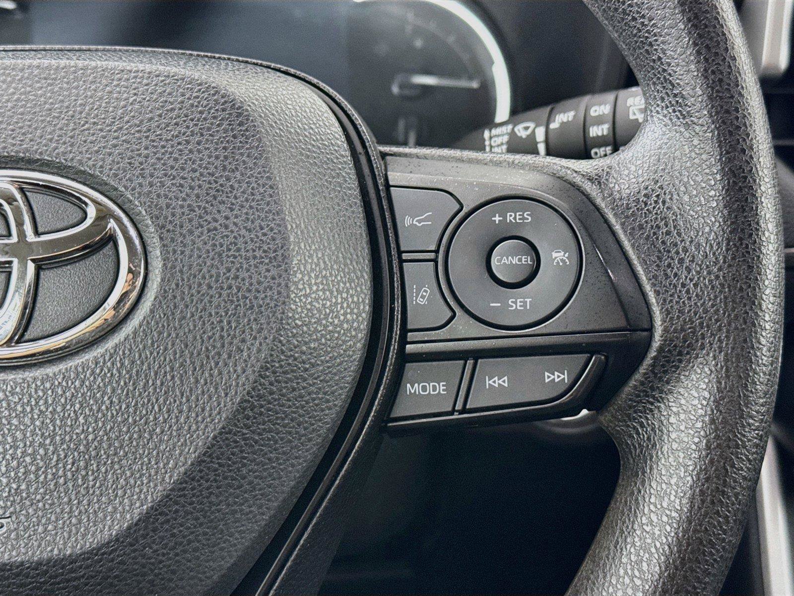 Certified 2025 Toyota RAV4 XLE AWD/4WD image 18