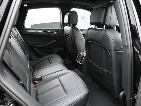 Certified 2026 Porsche Macan AWD/4WD image 27