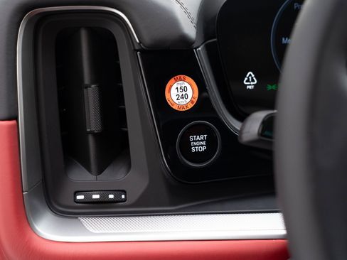 New 2026 Porsche Cayenne S image 32