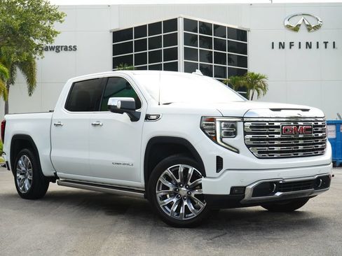 Used 2023 GMC Sierra 1500 Denali w/ Denali Reserve Package AWD/4WD image 1