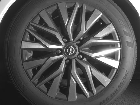 Used 2025 Nissan Altima 2.5 SV FWD image 14