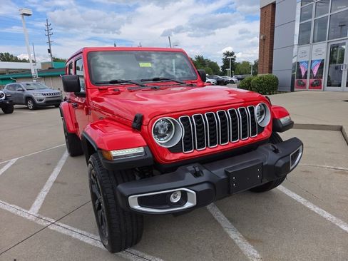 Certified 2025 Jeep Wrangler Unlimited Sahara w/ Safety Group AWD/4WD image 4