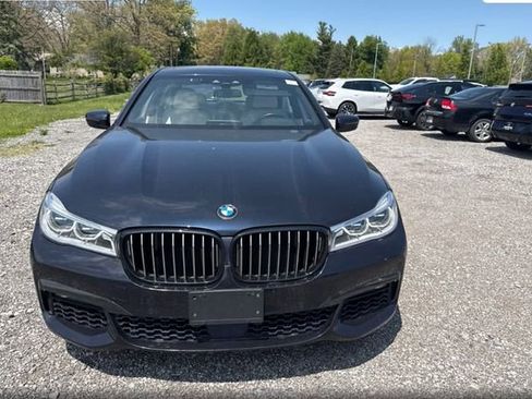 Used 2018 BMW 750i xDrive AWD/4WD image 2