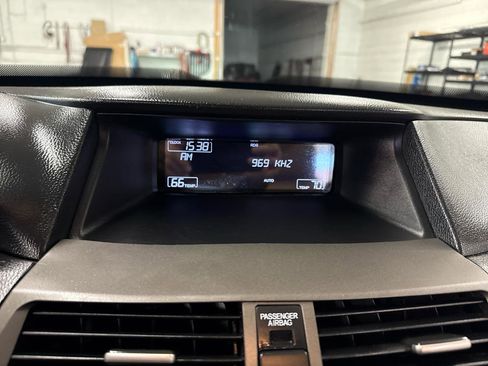 Used 2010 Honda Crosstour EX-L image 19
