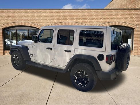 Used 2021 Jeep Wrangler Unlimited Sport w/ Sun And Sound Package AWD/4WD image 5