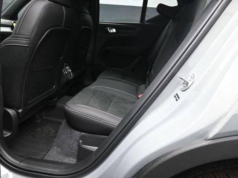 New 2026 Volvo XC40 B5 Ultra w/ Protection Package Premier AWD/4WD image 21