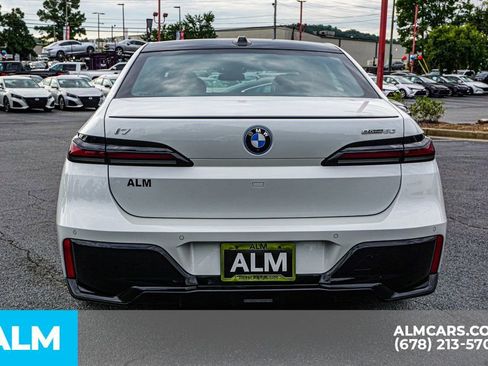 Used 2025 BMW i7 eDrive50 w/ M Sport Package image 11