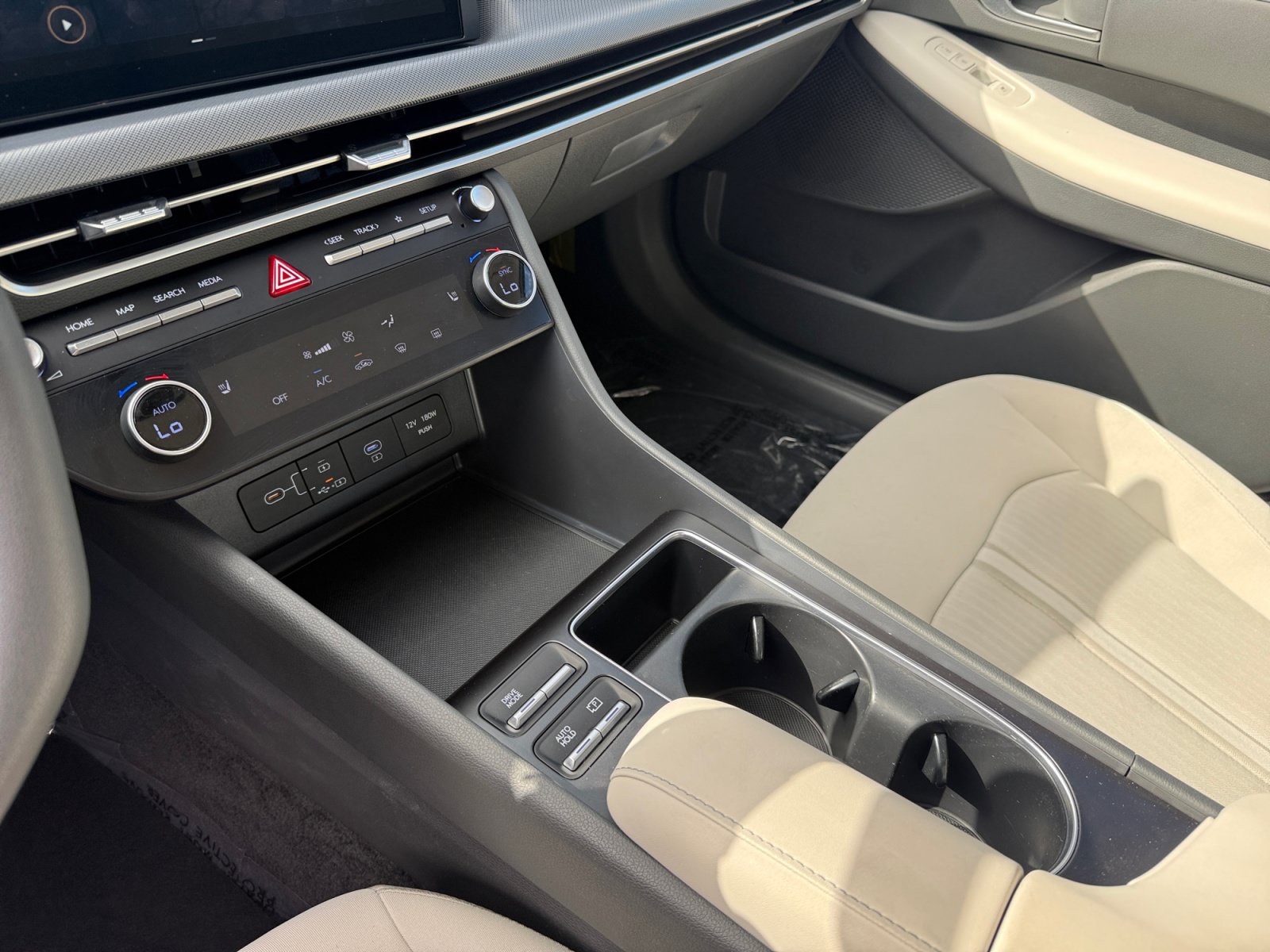 Certified 2025 Hyundai Sonata SEL AWD/4WD image 13