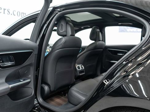 Used 2025 Mercedes-Benz C 300 4MATIC Sedan image 34