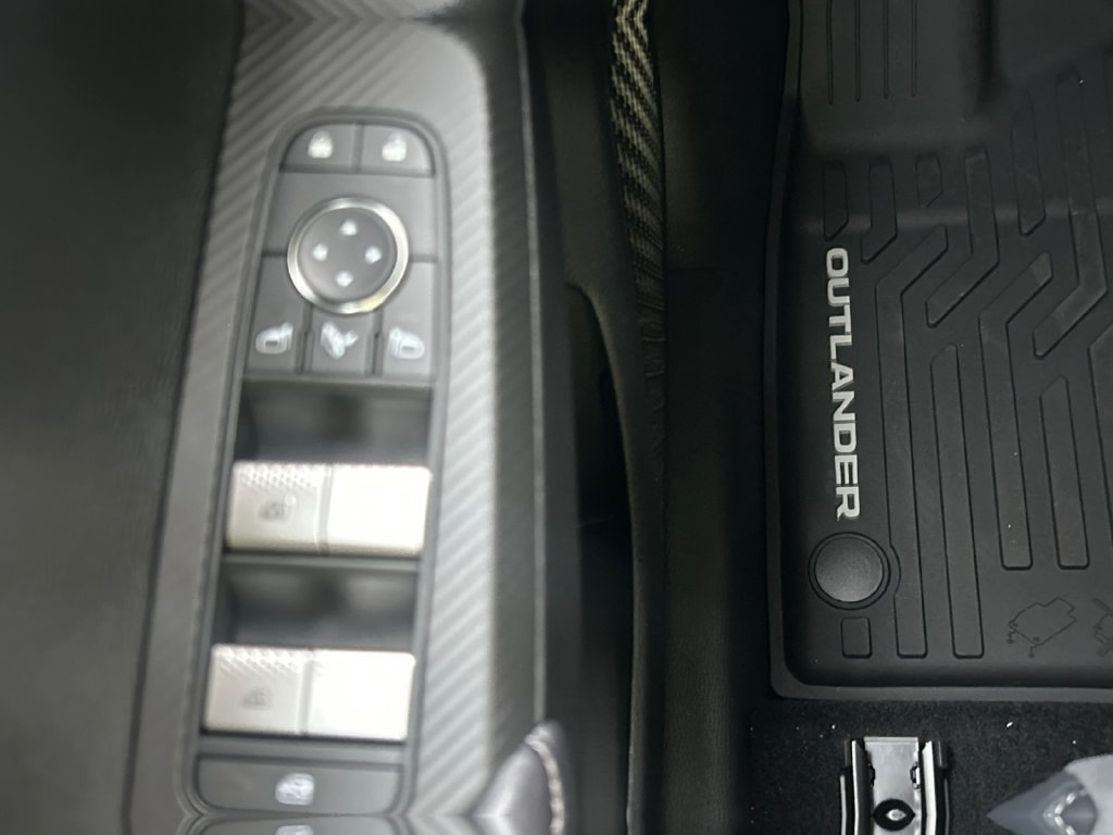 New 2026 Mitsubishi Outlander SE FWD image 28