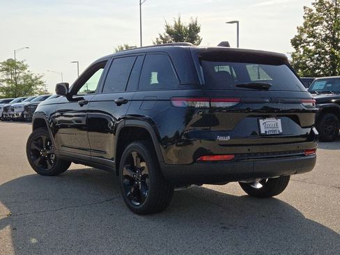 New 2025 Jeep Grand Cherokee Altitude image 15