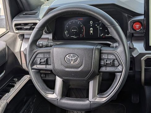 Used 2025 Toyota Tacoma TRD Off-Road AWD/4WD image 25
