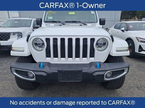 Used 2022 Jeep Wrangler Unlimited Sahara AWD/4WD image 2