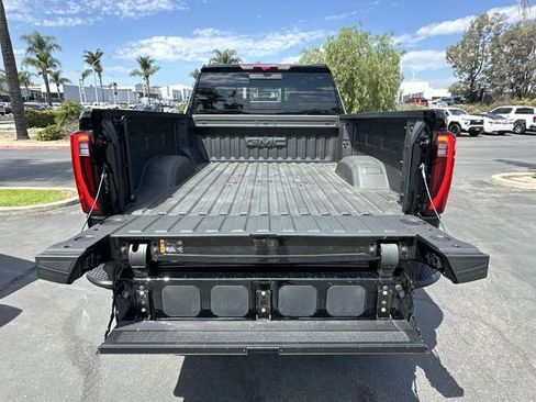 New 2025 GMC Sierra 2500 Denali w/ Denali Reserve Package image 27