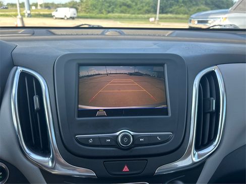 Used 2021 Chevrolet Equinox LT image 30