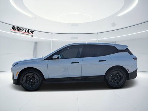 Used 2023 BMW iX xDrive50 AWD/4WD image 6