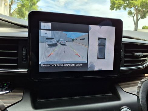 Used 2020 Ford Explorer Limited image 16