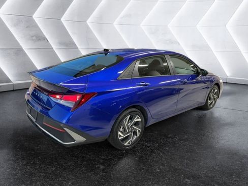 Certified 2025 Hyundai Elantra Sport image 4