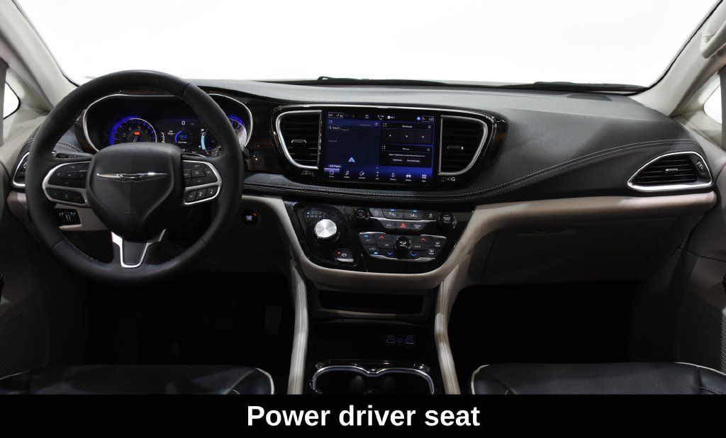 Used 2024 Chrysler Pacifica Limited FWD image 8