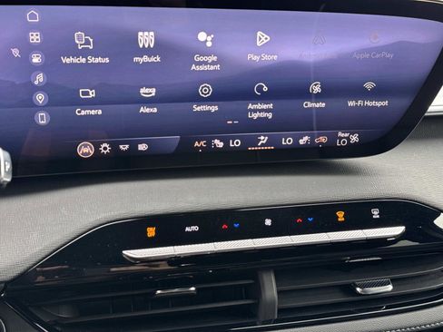 Used 2025 Buick Enclave Preferred image 23