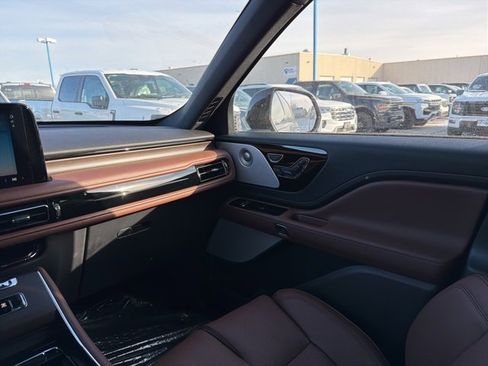 New 2026 Lincoln Aviator Reserve image 19