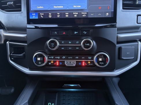 Certified 2024 Ford Expedition XLT image 29