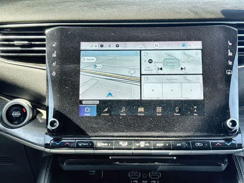 Used 2024 Jeep Wagoneer L Series II w/ Flexible Seating Group image 15