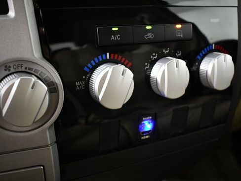 Used 2009 Toyota Tundra 4x4 Double Cab image 30