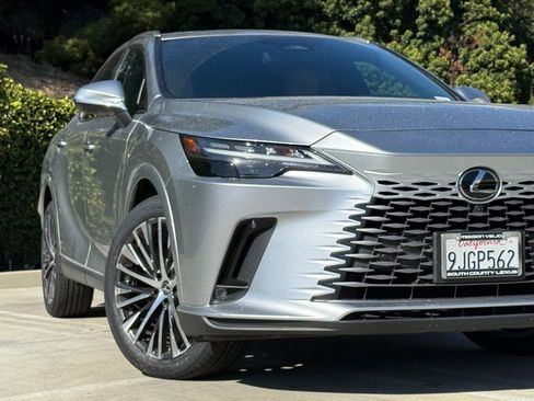 Used 2023 Lexus RX 350 Premium Plus w/ Cold Area Package AWD/4WD image 5