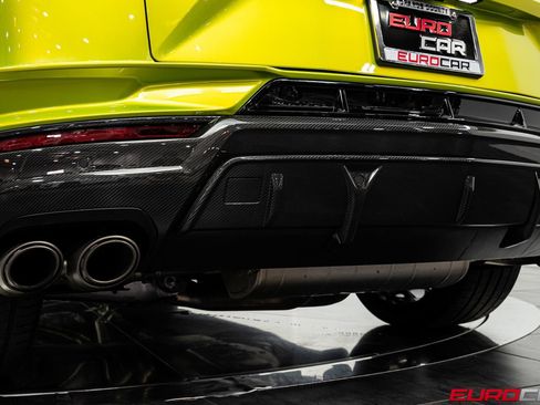 Used 2023 Lamborghini Urus Performante AWD/4WD image 24