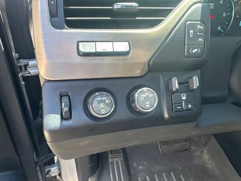Used 2020 GMC Yukon XL Denali AWD/4WD image 15