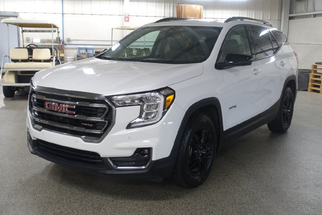 Used 2024 GMC Terrain AT4 w/ Tech Package AWD/4WD image 3