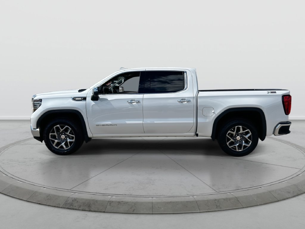 Used 2023 GMC Sierra 1500 SLT w/ SLT Premium Package AWD/4WD image 5